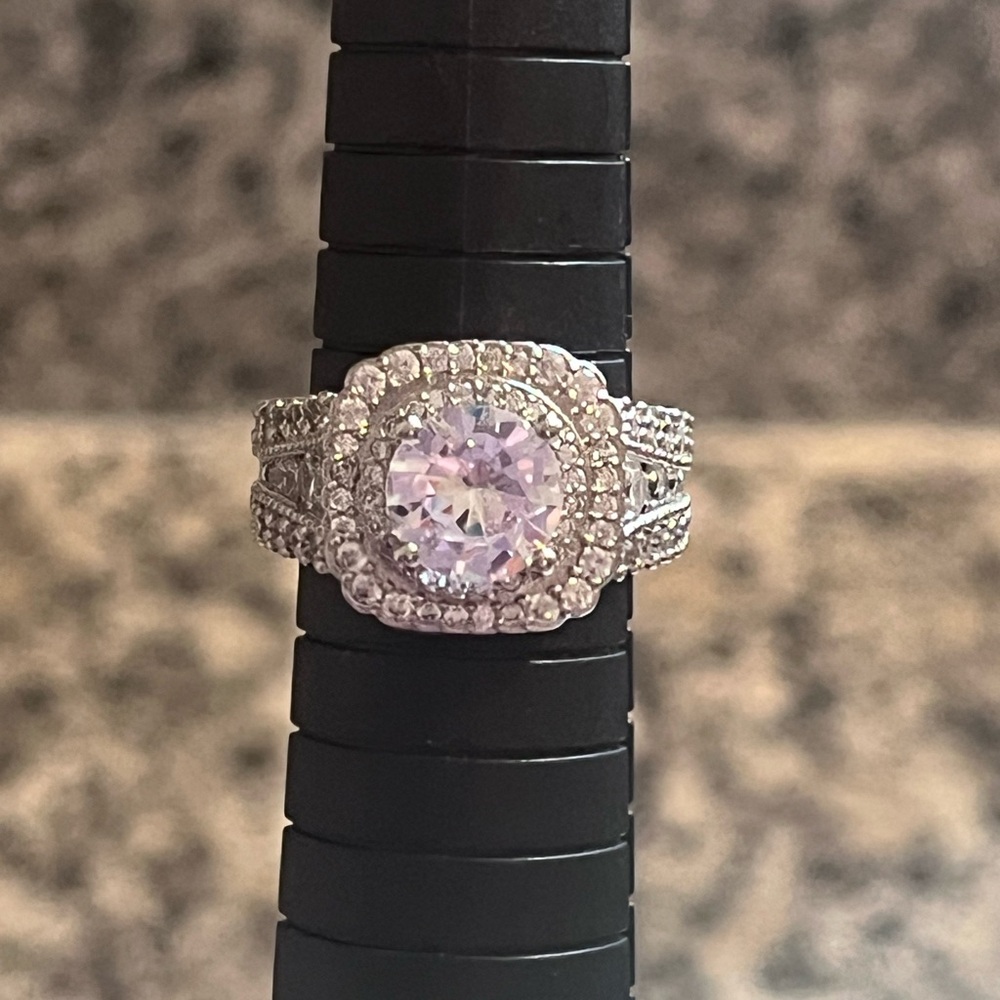 Elegant Silver Ring